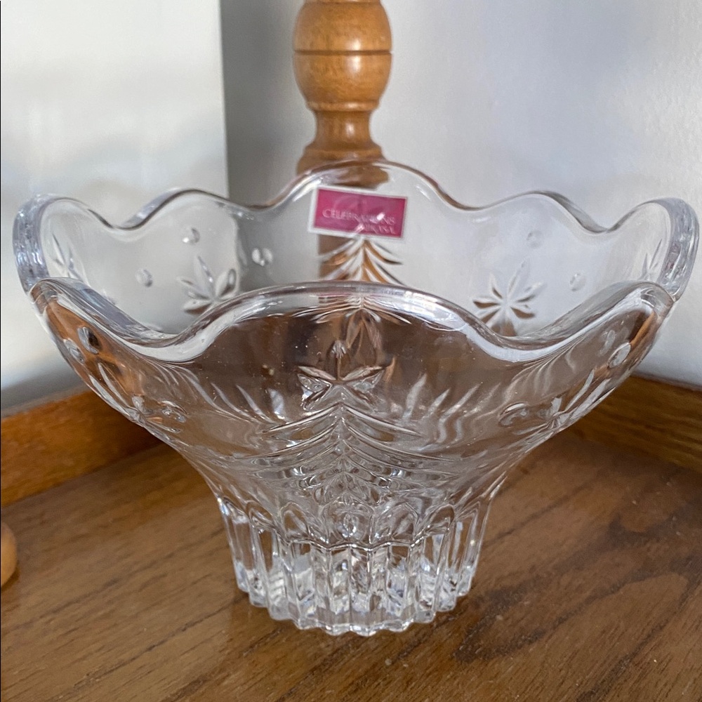 Mikasa Clear Glass Decorative Vase